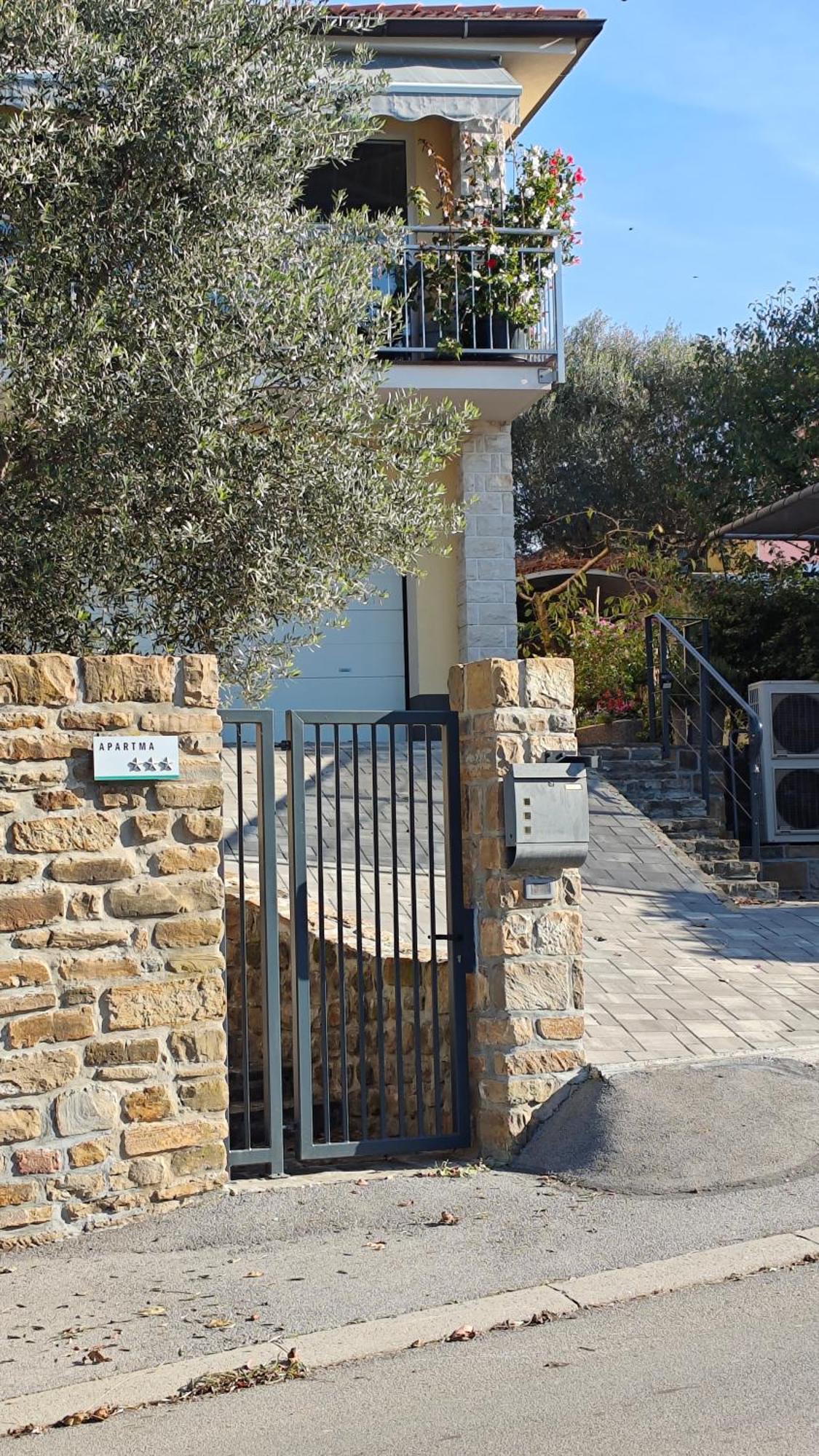 Apartments Tomisic 科佩尔 外观 照片